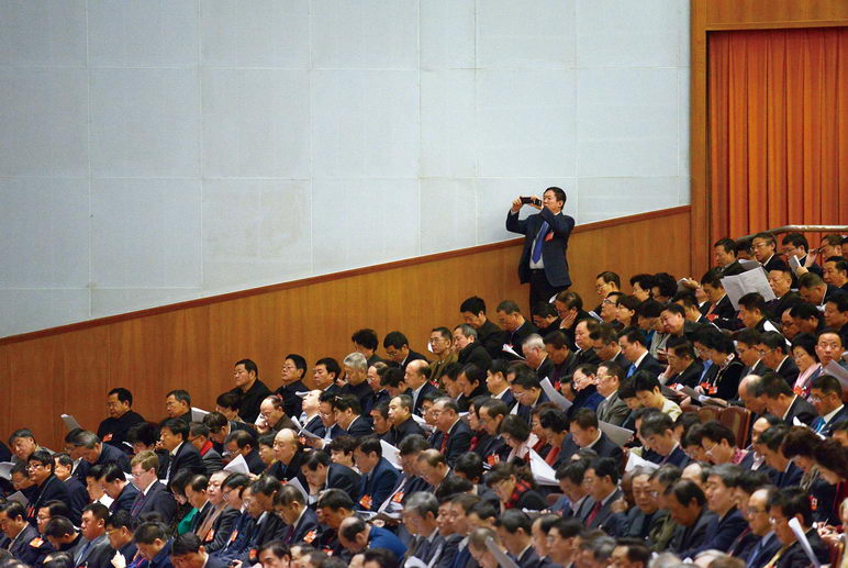 1994年市场经济_...讲述了一位60多岁的退休工人在《什么是社会主义市场经济》一书...(3)